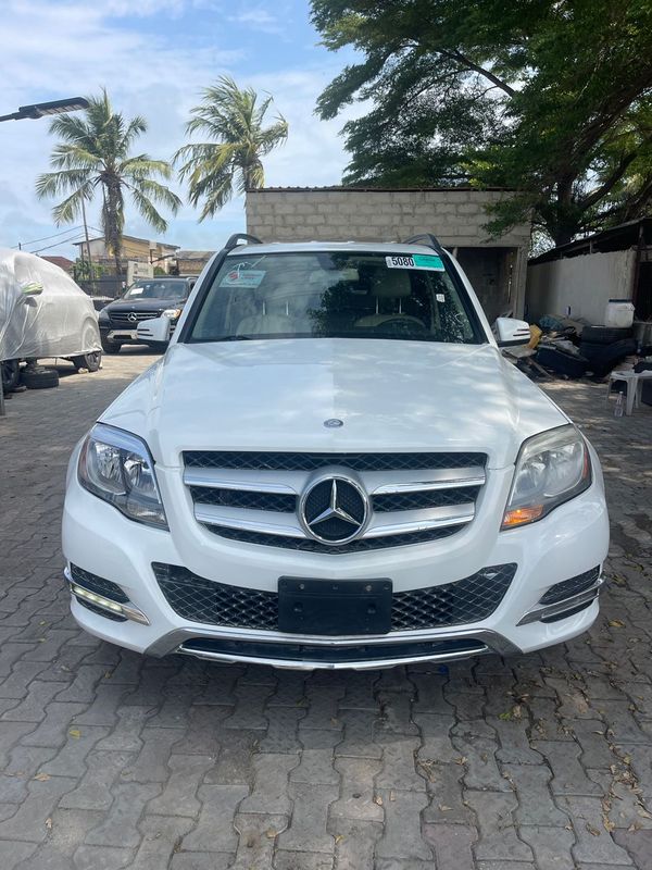 Main image of 2013 Mercedes-Benz GLK-Class